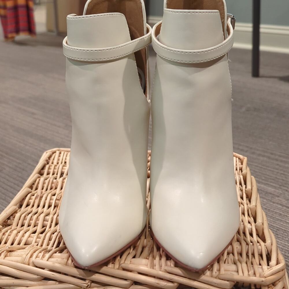 Izabella Rue Ivory Stiletto Booties Size 6 - Picture 3 of 10